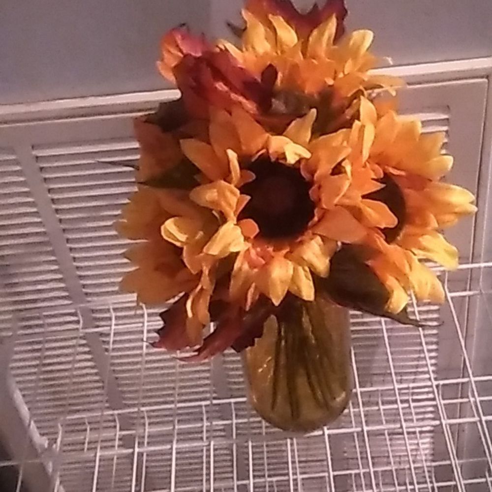 Kirkland Floral Arrangement - Picture 1 of 3